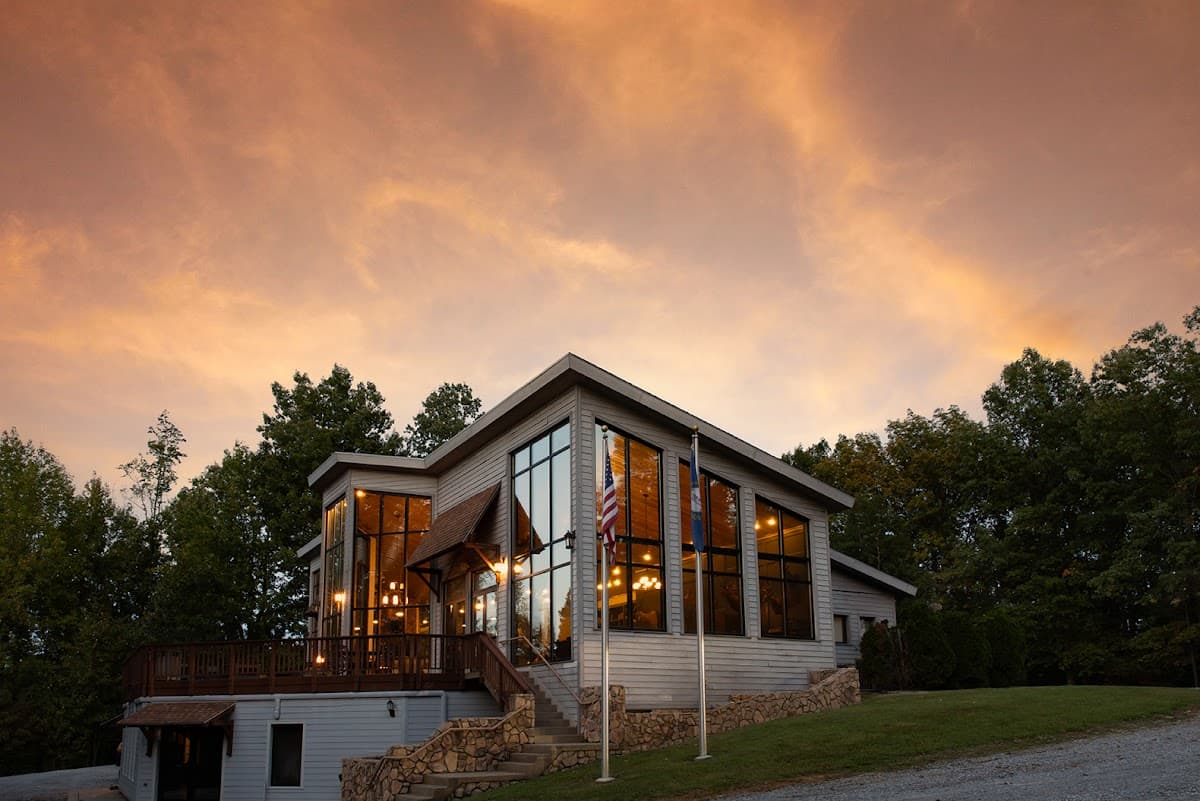 Deer Creek Lodge hunting ranch in Sebree, Kentucky